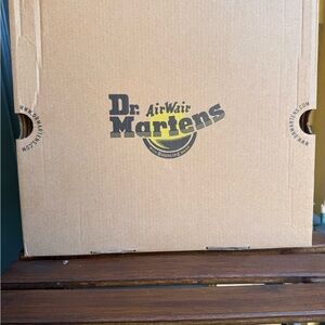 Dr. Martens Original AirWair Box